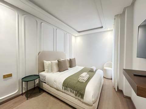 Rosewood 18 4